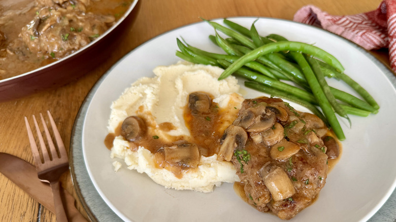 Salisbury steak with potatoes and green beans