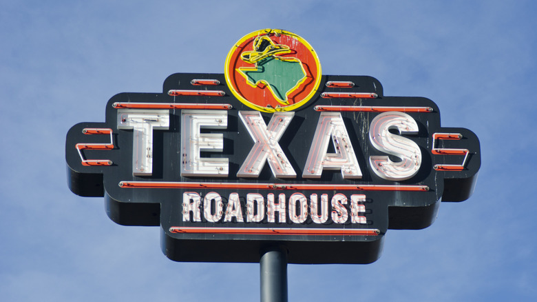 Texas Roadhouse store sign